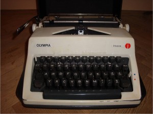 PISACA-MASINA-OLYMPIA-MONICA_slika_O_13580205[1]